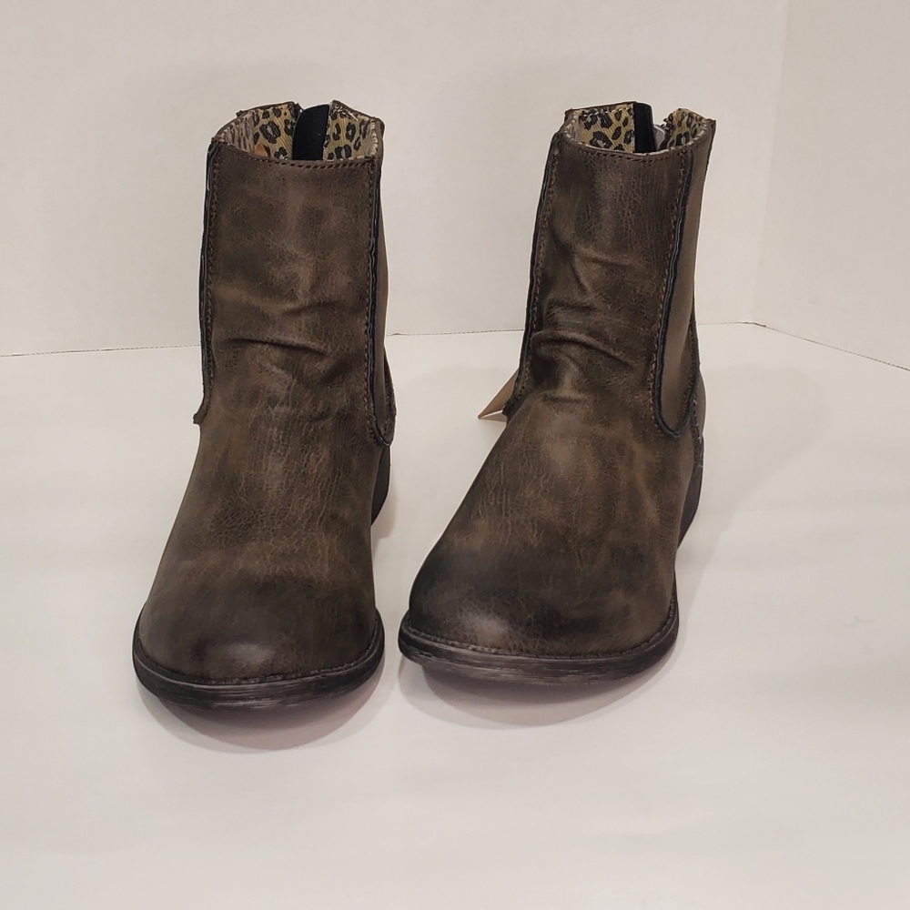 Billabong Distressed Brown Ankle Booties with Animal Print Lining - Picture 9 of 10